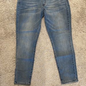 Levis Modern Skinny Denim